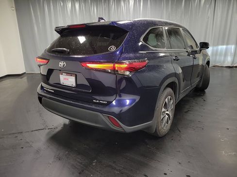 Used 2023 Toyota Highlander XLE AWD/4WD image 8