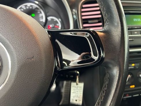 Used 2013 Volkswagen Beetle 2.0T FWD image 16