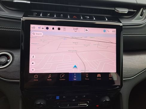 Used 2023 Jeep Grand Cherokee Overland AWD/4WD image 18