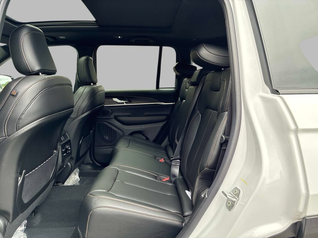 New 2026 Jeep Grand Cherokee Limited AWD/4WD image 6