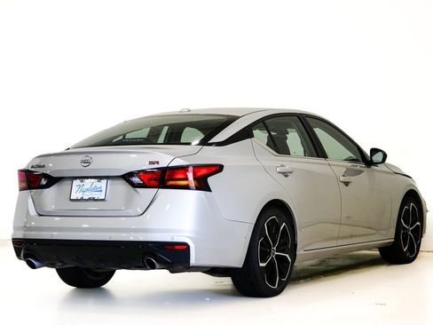 Used 2024 Nissan Altima 2.5 SR FWD image 6