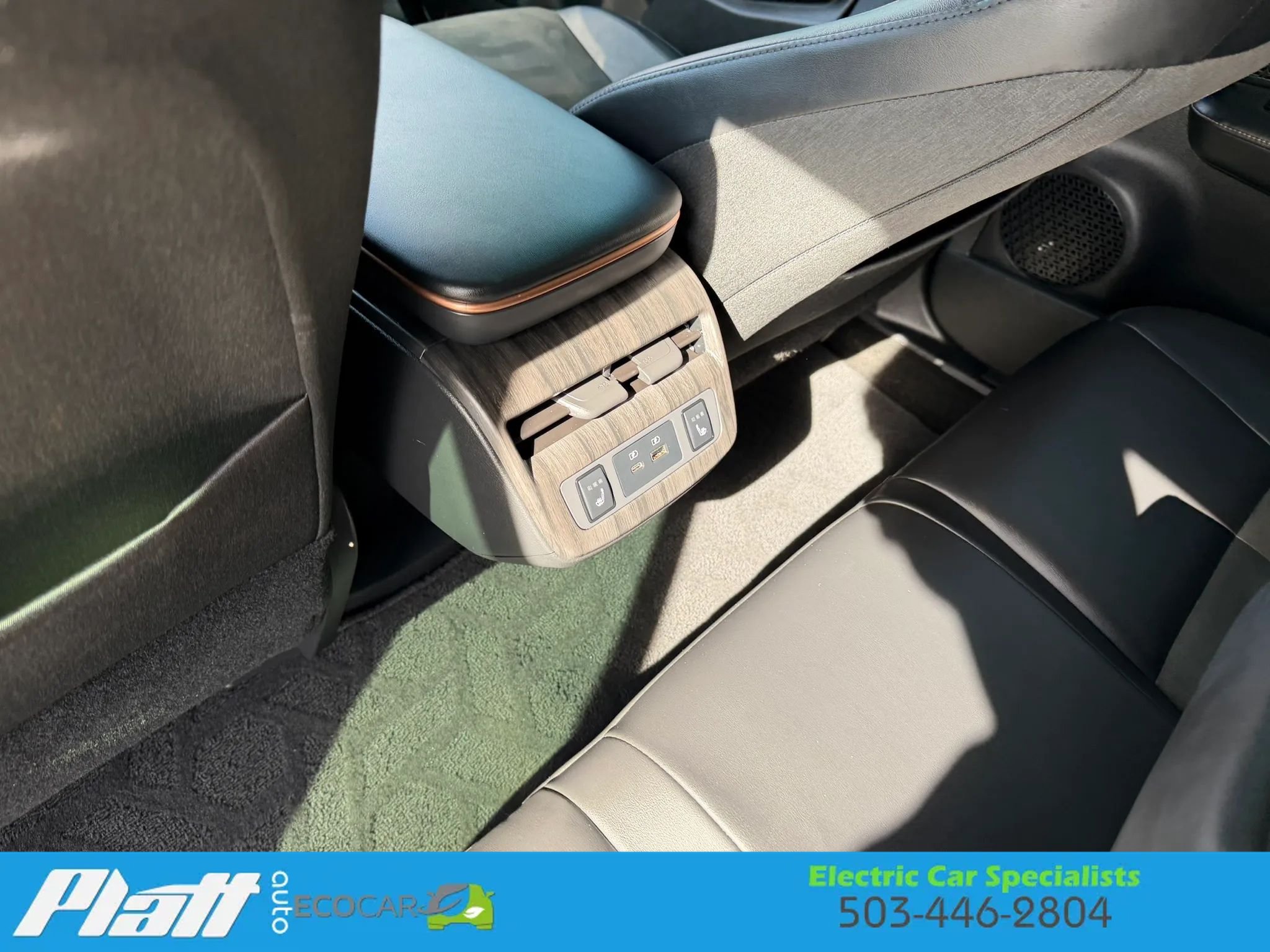 Used 2024 Nissan Ariya AWD image 36