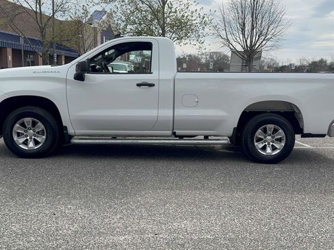 Used 2025 Chevrolet Silverado 1500 W/T image 3