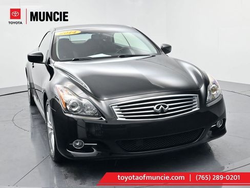 Used 2014 INFINITI Q60 Convertible w/ Premium Package image 1