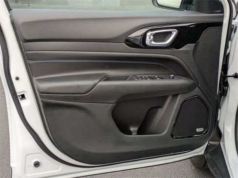 New 2026 Jeep Compass Limited w/ Sun, Sound & Navigation Group image 12