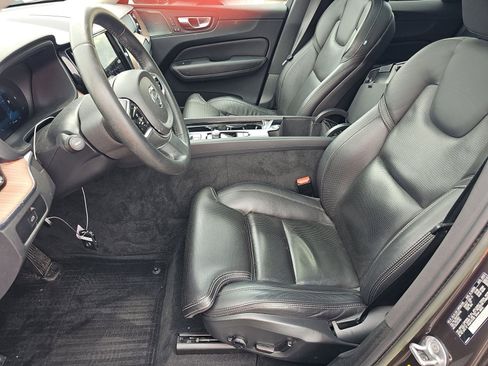 Used 2023 Volvo XC60 B5 Ultimate w/ Climate Package AWD/4WD image 7