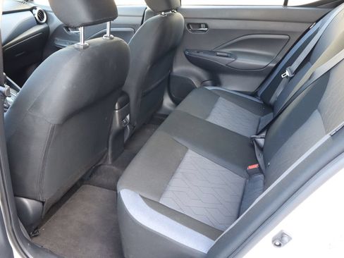 Used 2024 Nissan Versa SV FWD image 5
