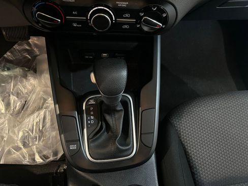 Used 2025 Kia Soul LX w/ LX Technology Package image 41