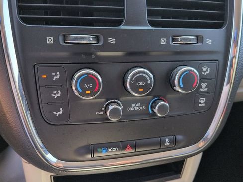 Used 2014 Dodge Grand Caravan SE w/ Quick Order Package 29E SE FWD image 21