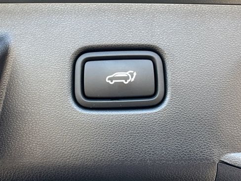 Certified 2023 Hyundai Tucson Limited AWD/4WD image 18