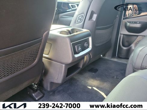 Certified 2025 Kia Carnival SX Prestige FWD image 14