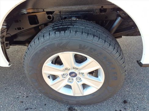 Used 2018 Ford F150 XLT w/ Equipment Group 301A Mid image 11