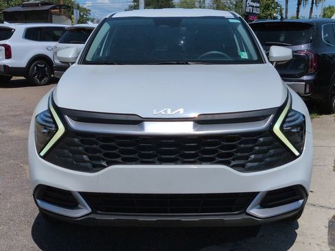 Certified 2025 Kia Sportage LX FWD image 9