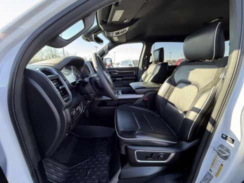 Used 2025 RAM 1500 Laramie image 10