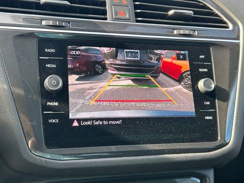 Used 2024 Volkswagen Tiguan SE FWD image 34