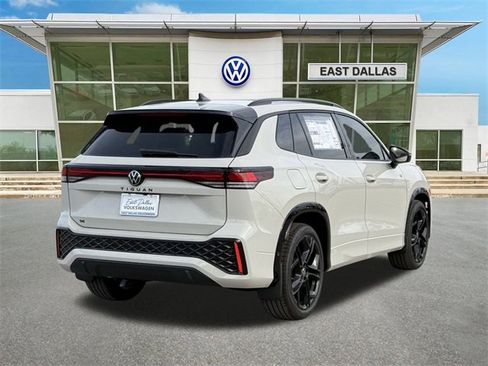 New 2026 Volkswagen Tiguan SE R-Line image 3