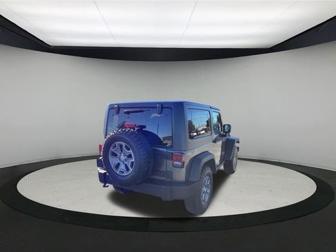 Used 2018 Jeep Wrangler Rubicon w/ Power Convenience Group image 8