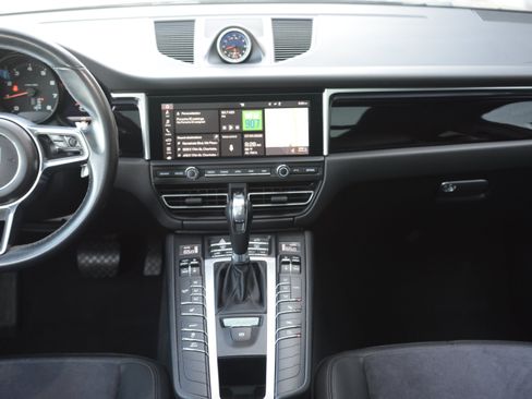 Certified 2019 Porsche Macan AWD/4WD image 19