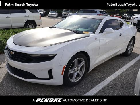 Used 2020 Chevrolet Camaro LT RWD image 1