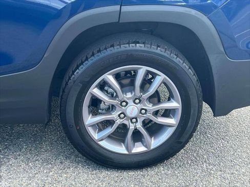 Used 2022 GMC Terrain SLT w/ Tech Package image 7