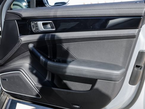 Certified 2022 Porsche Panamera 4 image 27