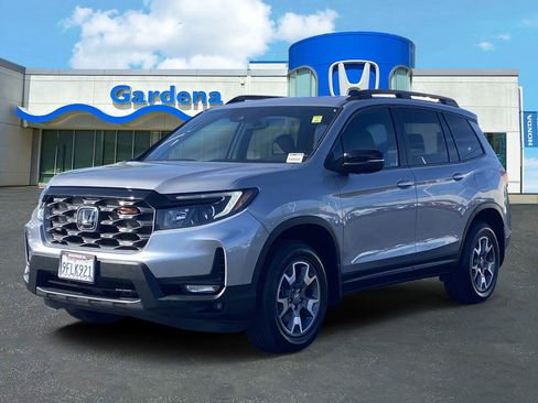 Certified 2023 Honda Passport TrailSport image 3