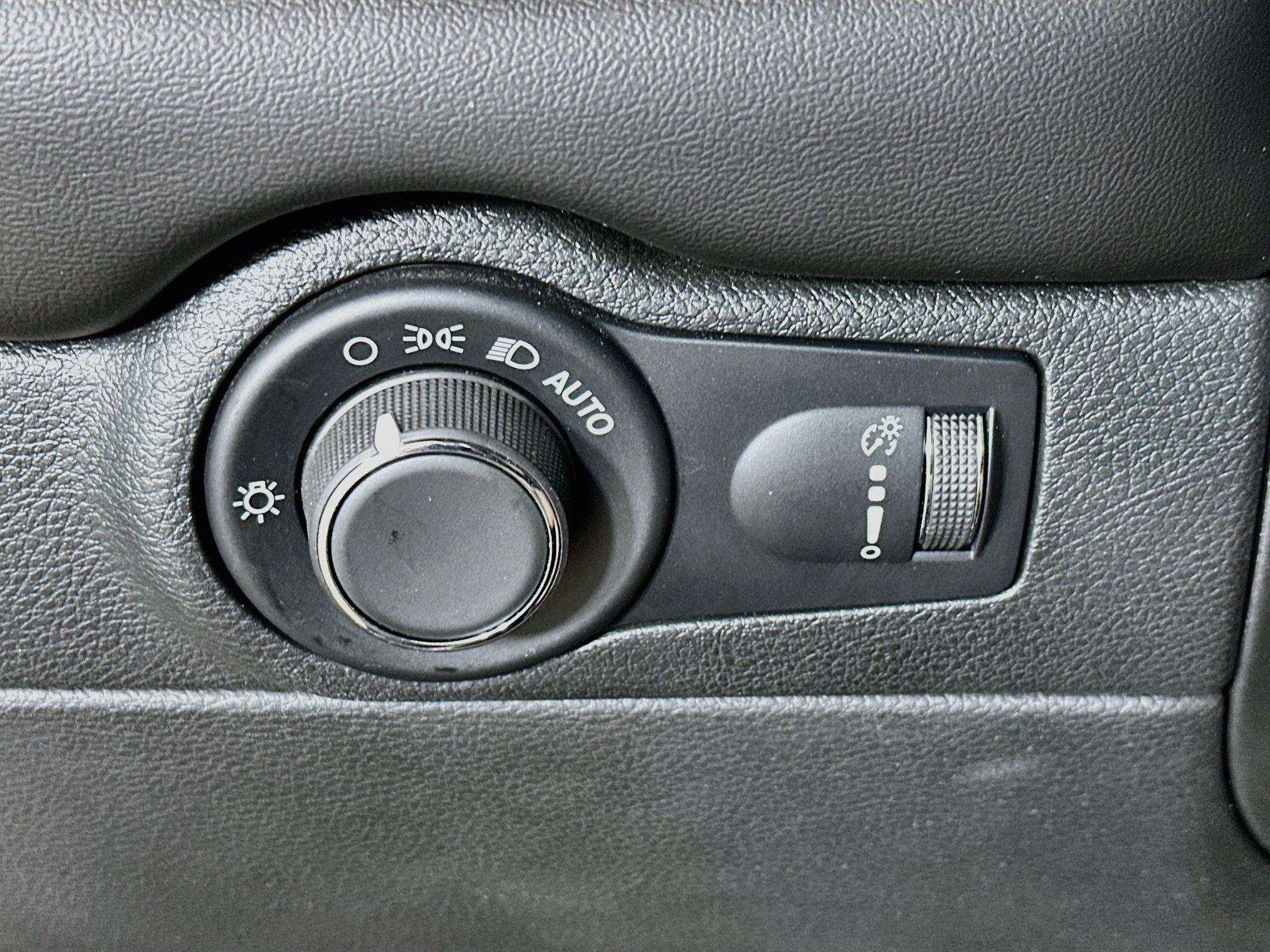Used 2025 Dodge Durango GT RWD image 17