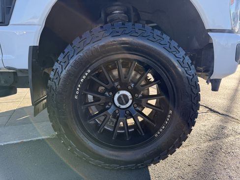 Used 2023 Ford F250 Lariat w/ Sport Appearance Package image 36