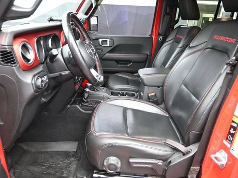 Used 2021 Jeep Wrangler Unlimited Rubicon w/ Cold Weather Group AWD/4WD image 10