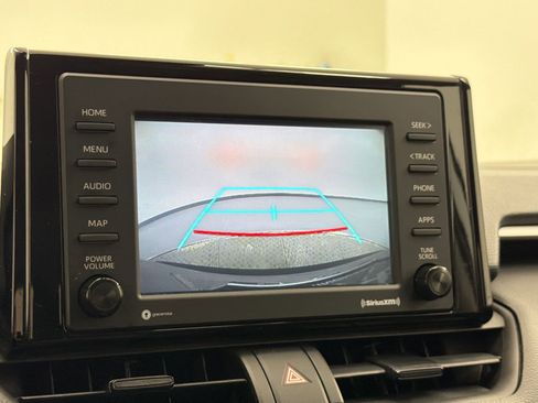 Used 2021 Toyota RAV4 LE FWD image 22