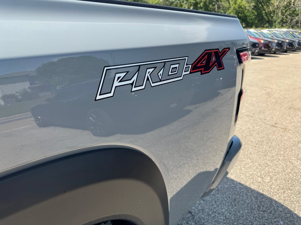 Used 2023 Nissan Frontier PRO-4X w/ Technology Package AWD/4WD image 14
