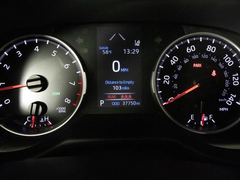 Used 2021 Toyota RAV4 XLE Premium image 30