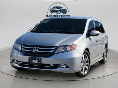 Used 2016 Honda Odyssey Touring Elite image 3