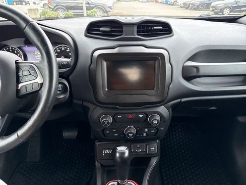 Used 2020 Jeep Renegade Trailhawk w/ Cold Weather Group image 26