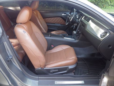 Used 2011 Ford Mustang GT Premium RWD image 15