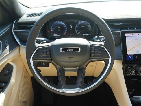 New 2025 Jeep Grand Cherokee L Limited w/ Luxury Tech Group II RWD image 17