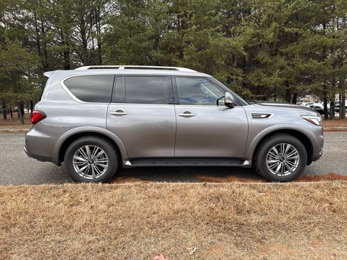 Used 2021 INFINITI QX80 Luxe w/ Cargo Package image 11