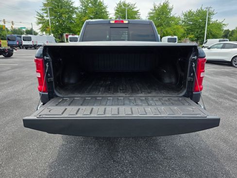 Used 2025 RAM 1500 Laramie AWD/4WD image 9