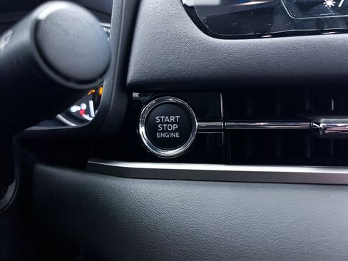 New 2025 Mitsubishi Outlander ES image 16