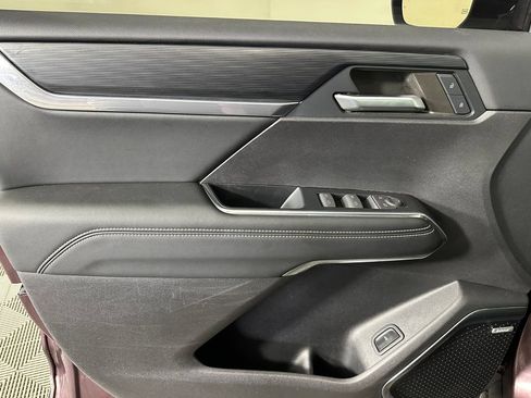 Used 2024 GMC Acadia Elevation w/ Luxury Package FWD image 29