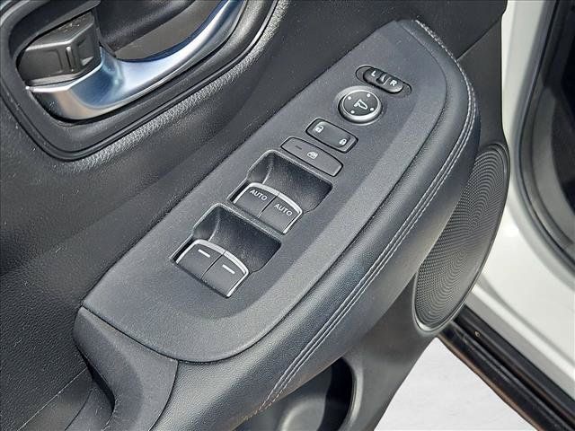 Used 2023 Honda HR-V EX-L image 10