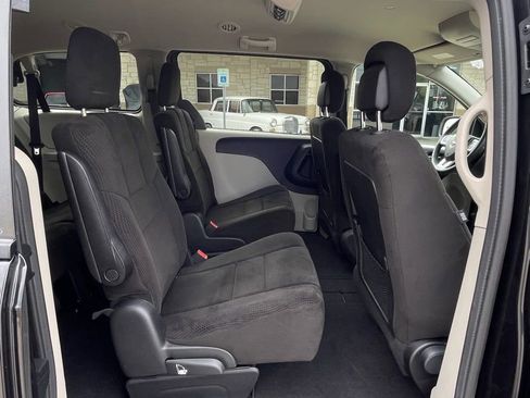 Used 2013 Dodge Grand Caravan SE FWD image 28