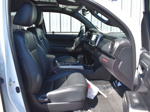 Certified 2021 Toyota Tacoma Limited image 25