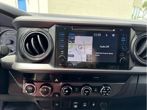 Used 2018 Toyota Tacoma TRD Sport image 25