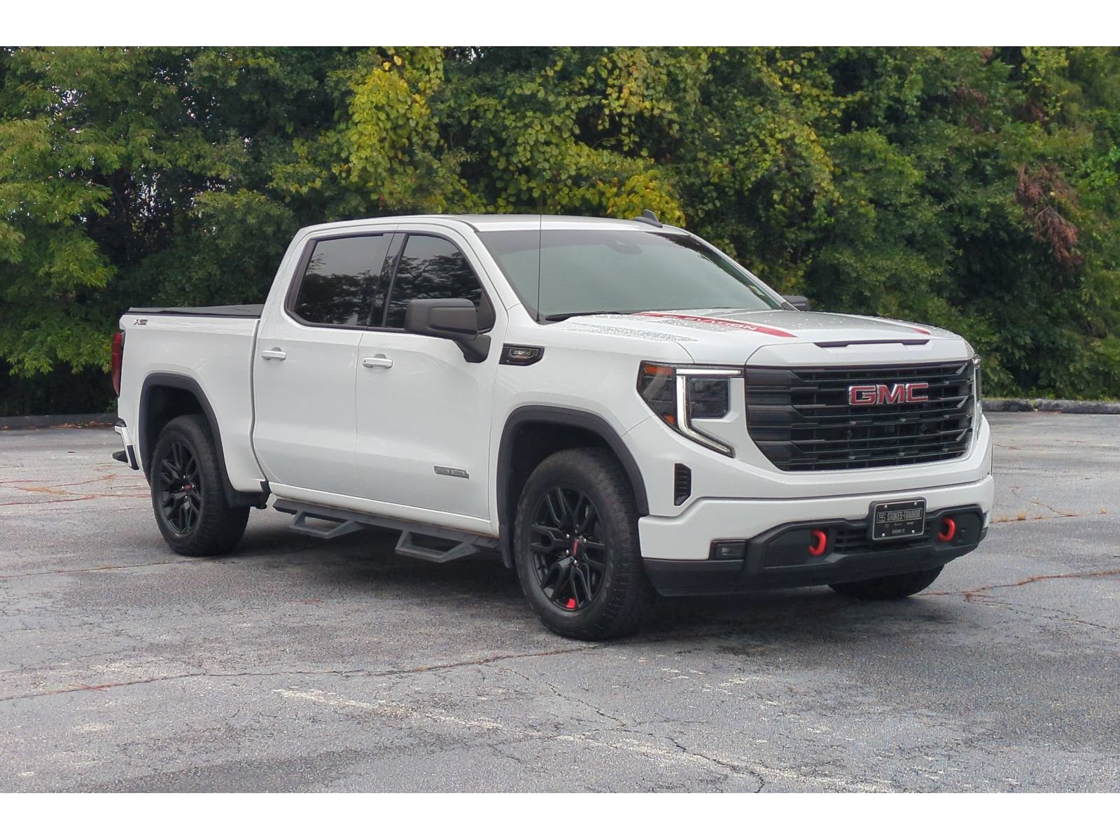 Used 2024 GMC Sierra 1500 Elevation AWD/4WD image 3