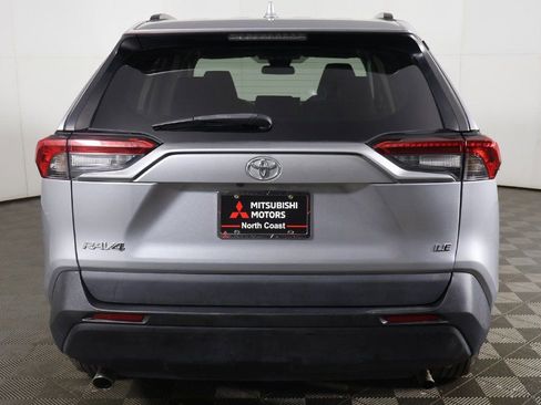 Used 2021 Toyota RAV4 LE image 9