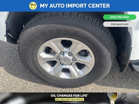 Used 2024 Toyota 4Runner SR5 Premium AWD/4WD image 9