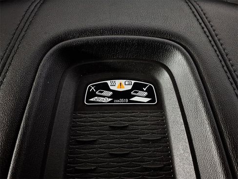 Used 2016 Cadillac Escalade Base image 24