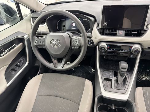 Used 2025 Toyota RAV4 XLE w/ Convenience Package FWD image 15