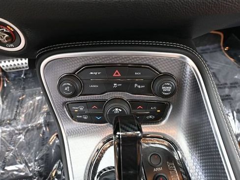 Used 2016 Dodge Challenger SRT Hellcat RWD image 40
